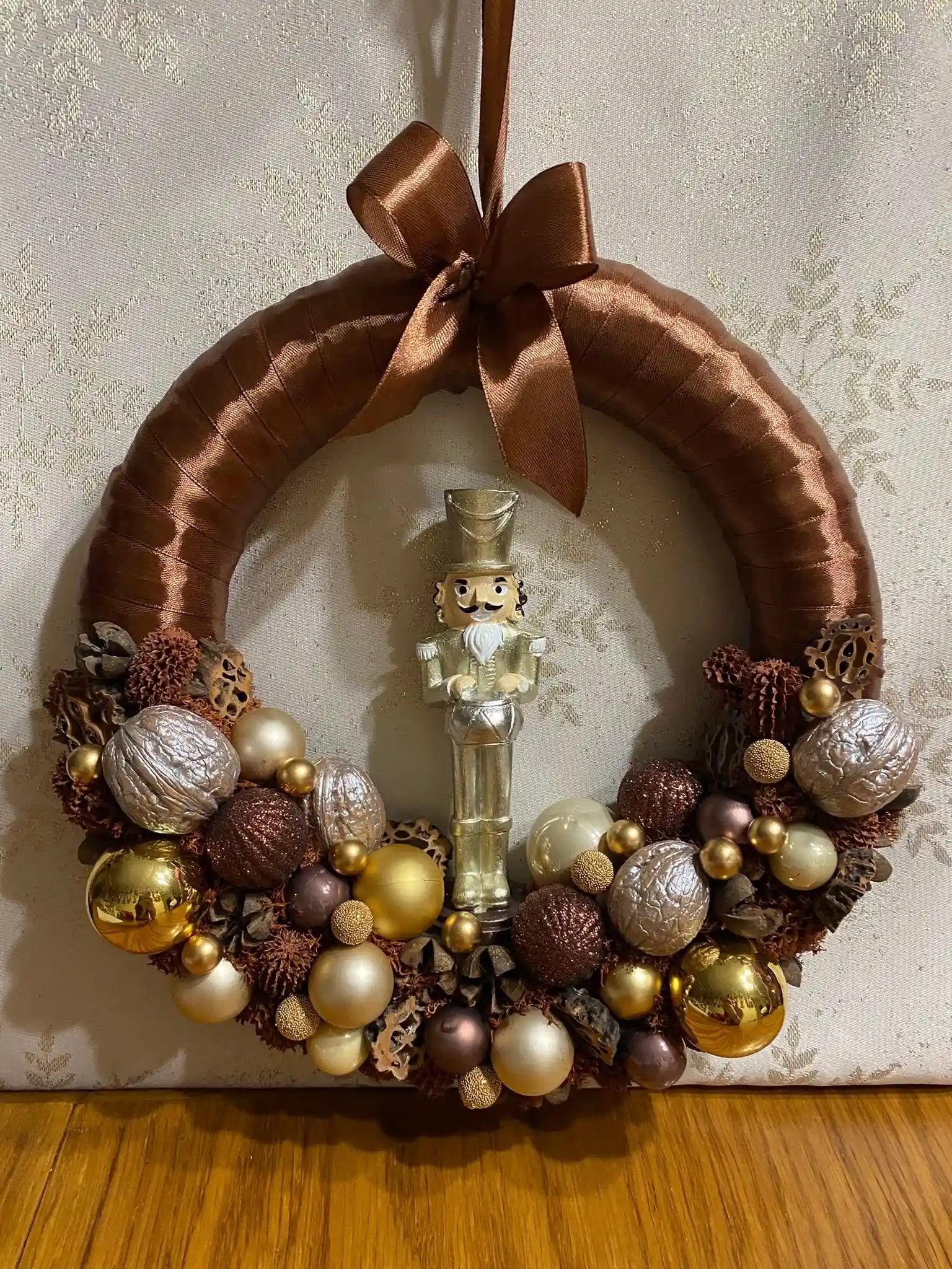 Diótörős ünnepi koszorú